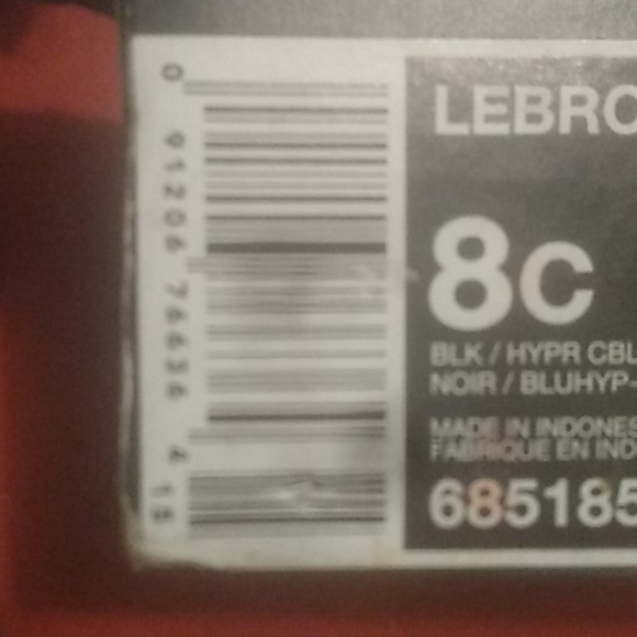 LeBron James nikes - Picture 2 of 3